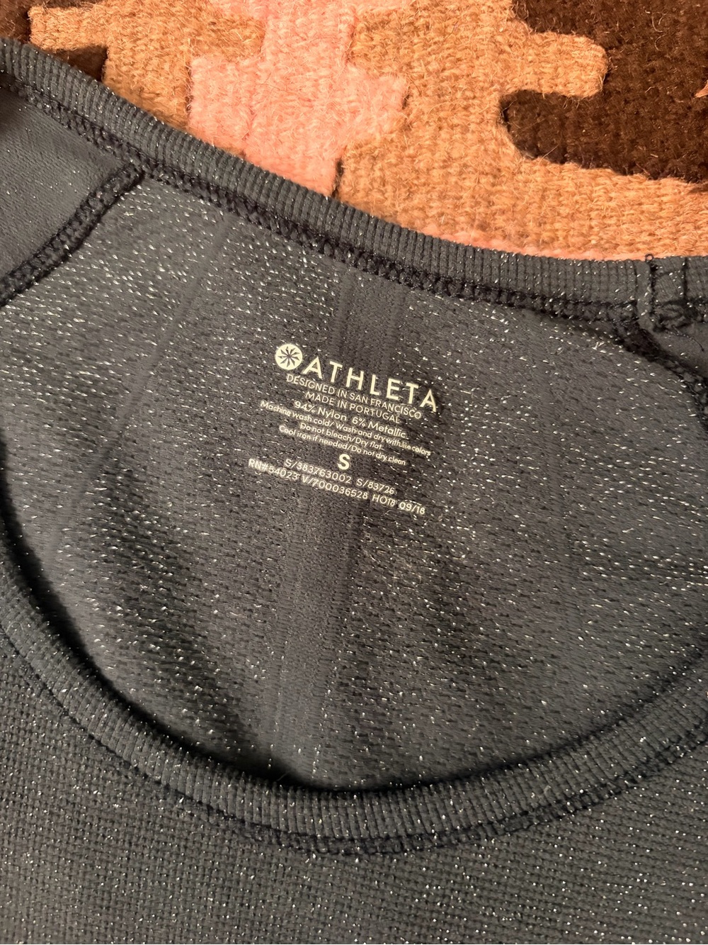 Athleta Speedlight Glow Long Sleeve Ruched Workout Top Black Small - Picture 8 of 8